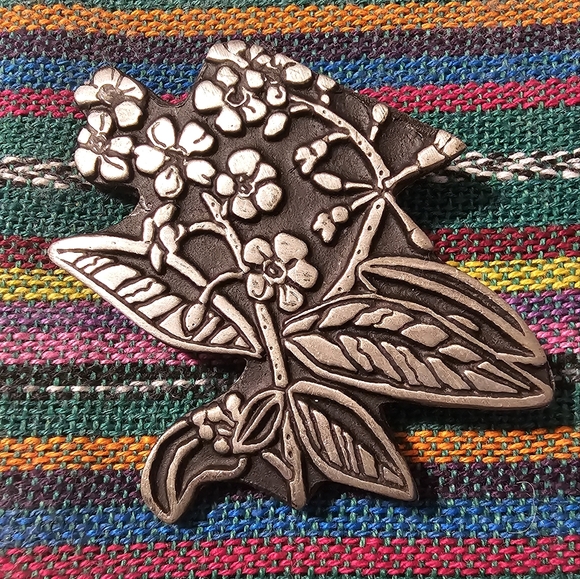 Vintage Pewter Floral Brooch circa 1998 by Urban Fetishes EUC - Picture 5 of 5